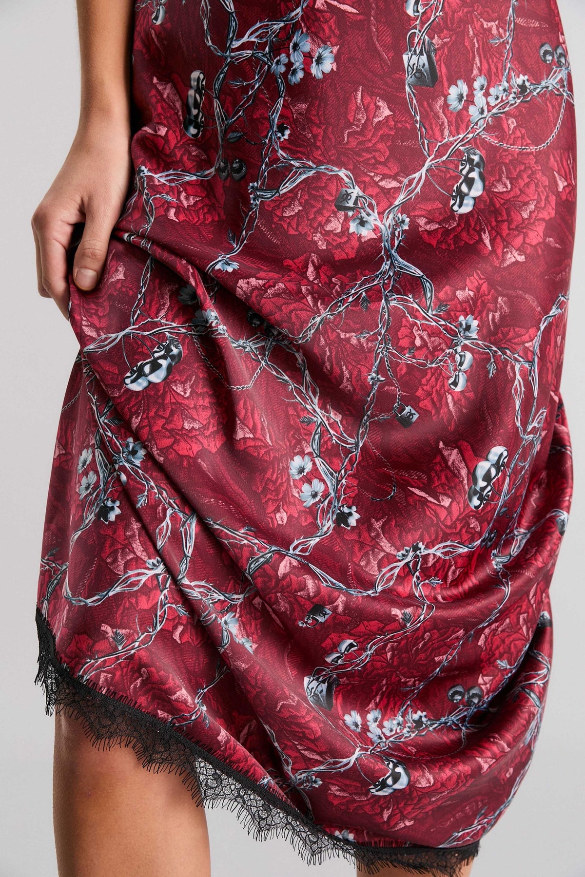 VESTIDO DE AMOR ESPINADO