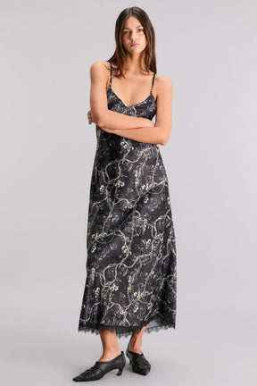 VESTIDO DE AMOR ESPINADO